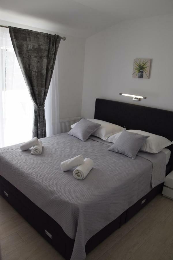 Apartman Mili Baška Voda Eksteriør billede